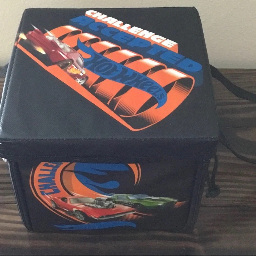 Hot Wheels Storage box and Playset